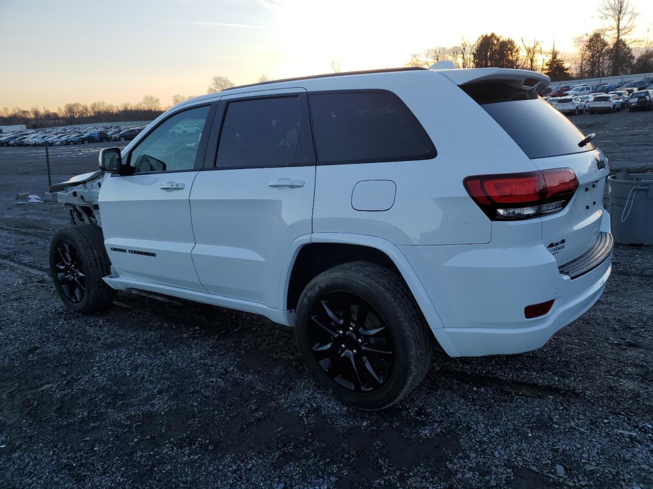 Obraz 2 z 2020 JEEP GRAND CHEROKEE LAREDO 2020 z VIN 1C4RJFAG9LC272259