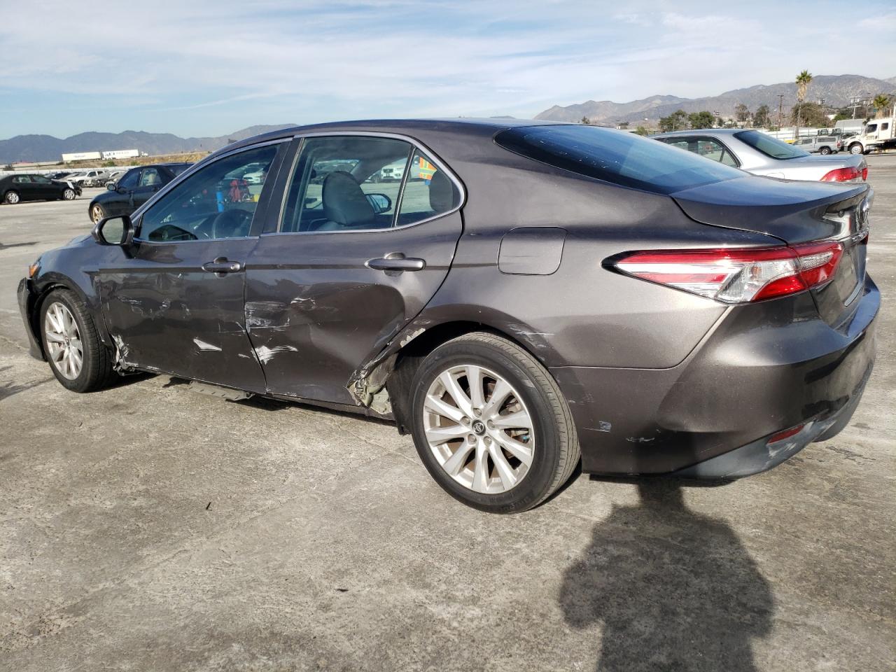 Изображение 2 2018 TOYOTA CAMRY L 2018 с VIN 4T1B11HK6JU609648