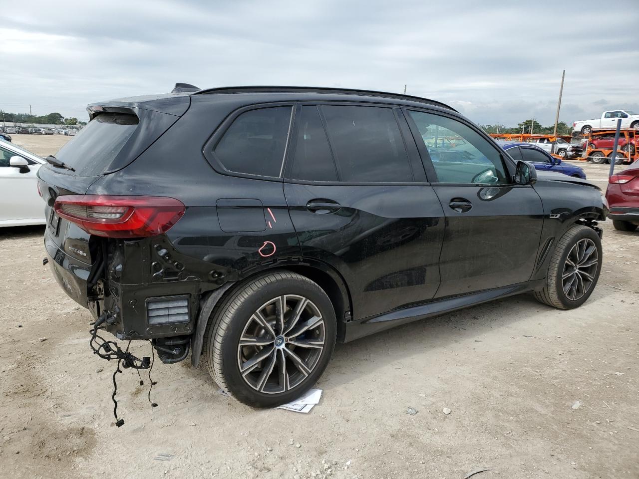 Obraz 3 z 2023 BMW X5 XDRIVE45E 2023 z VIN 5UXTA6C08P9R09777