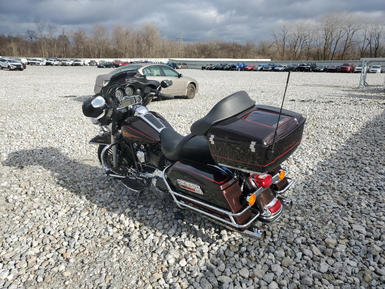Image 3 of 2011 HARLEY-DAVIDSON FLHTC  2011 with VIN 1HD1FF417BB652046