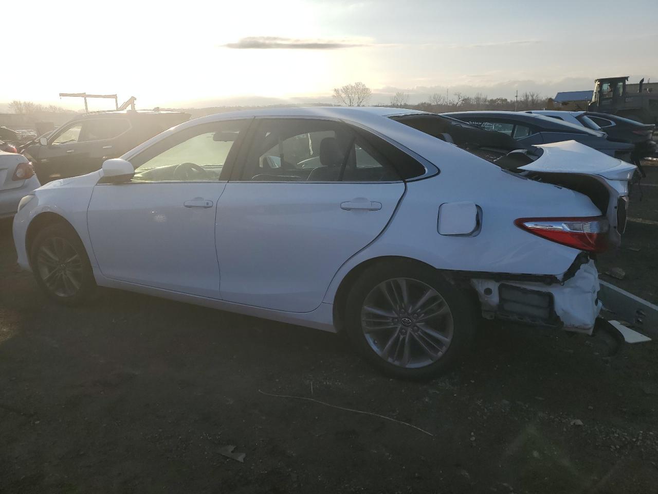 Image 2 of 2016 TOYOTA CAMRY LE 2016 with VIN 4T1BF1FKXGU605552