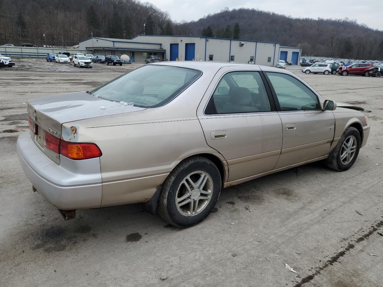 Obraz 3 z 2000 TOYOTA CAMRY LE 2000 z VIN 4T1BF22K7YU954844