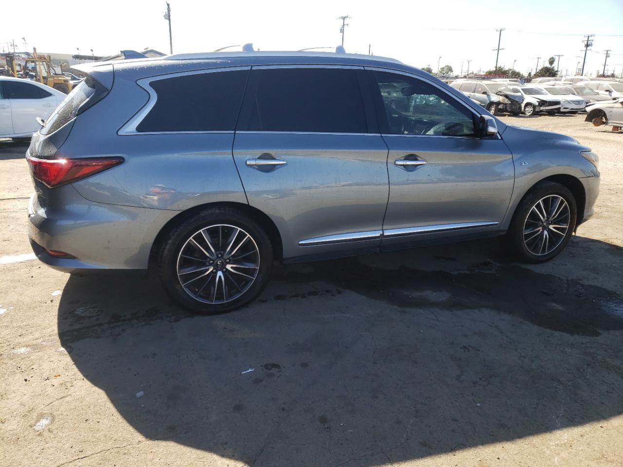 Image 3 of 2019 INFINITI QX60 LUXE 2019 with VIN 5N1DL0MN9KC551779
