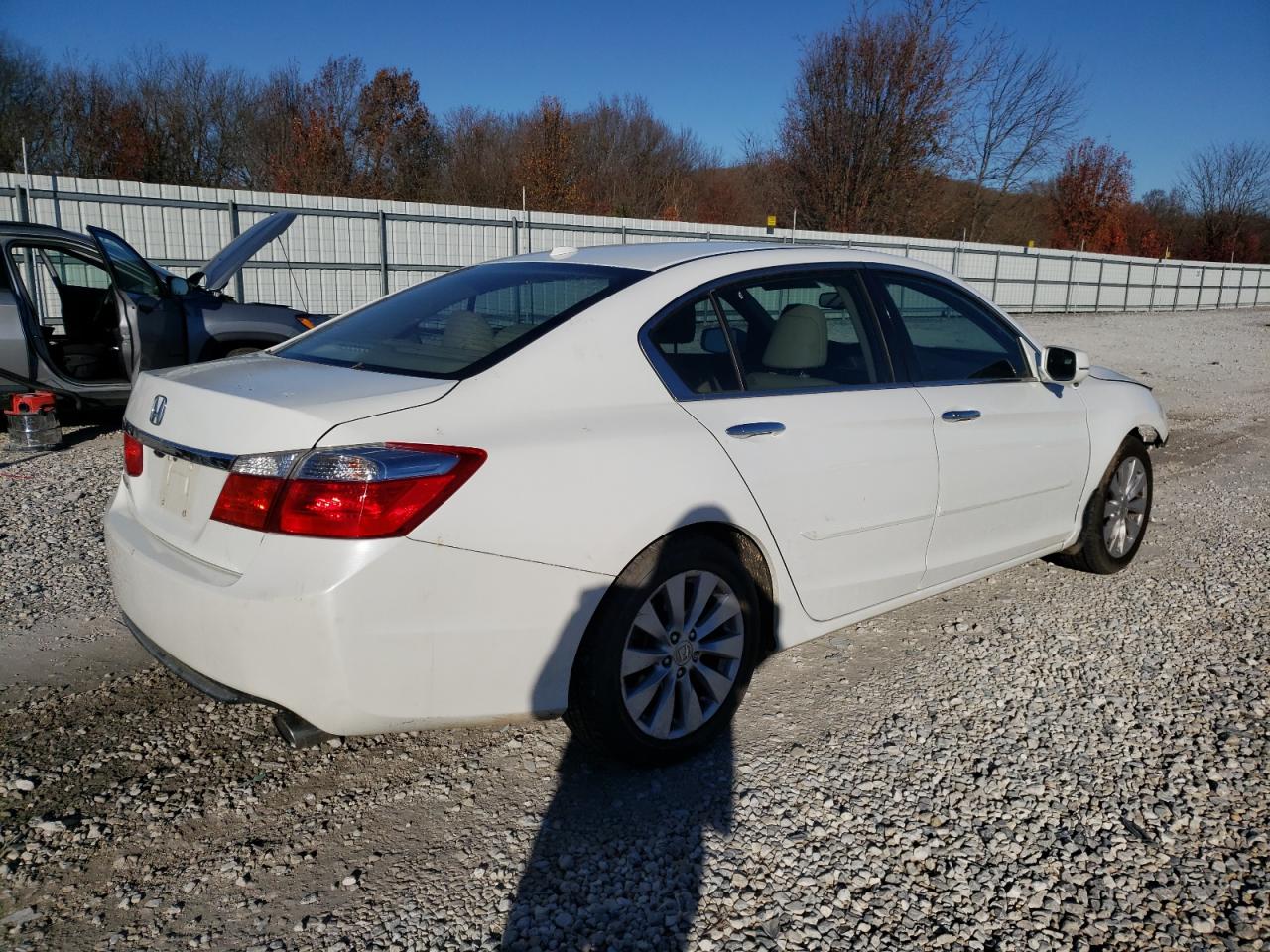 Изображение 3 2015 HONDA ACCORD EXL 2015 с VIN 1HGCR2F83FA061391