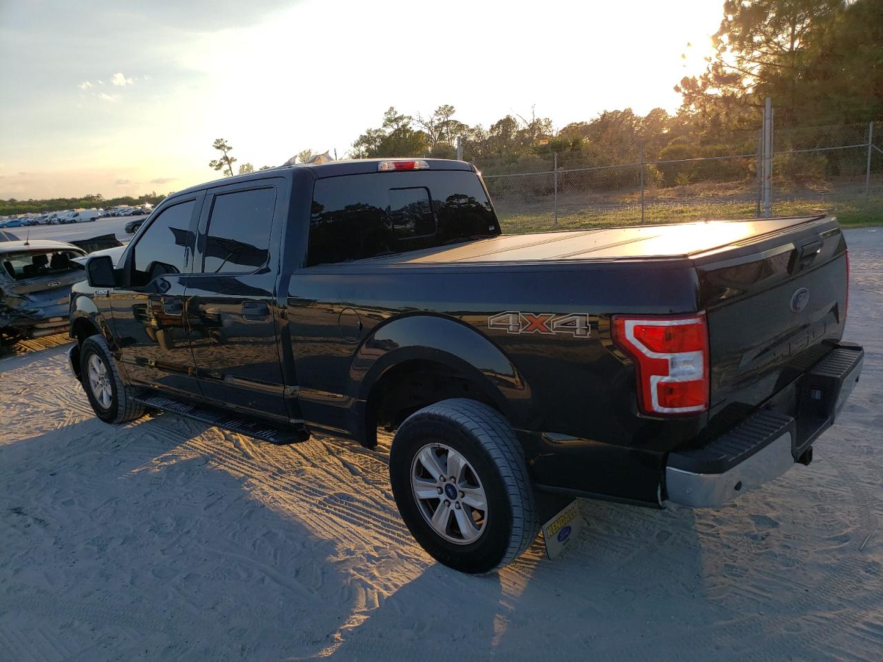 Изображение 2 2018 FORD F150 SUPERCREW 2018 с VIN 1FTFW1E58JKD46161