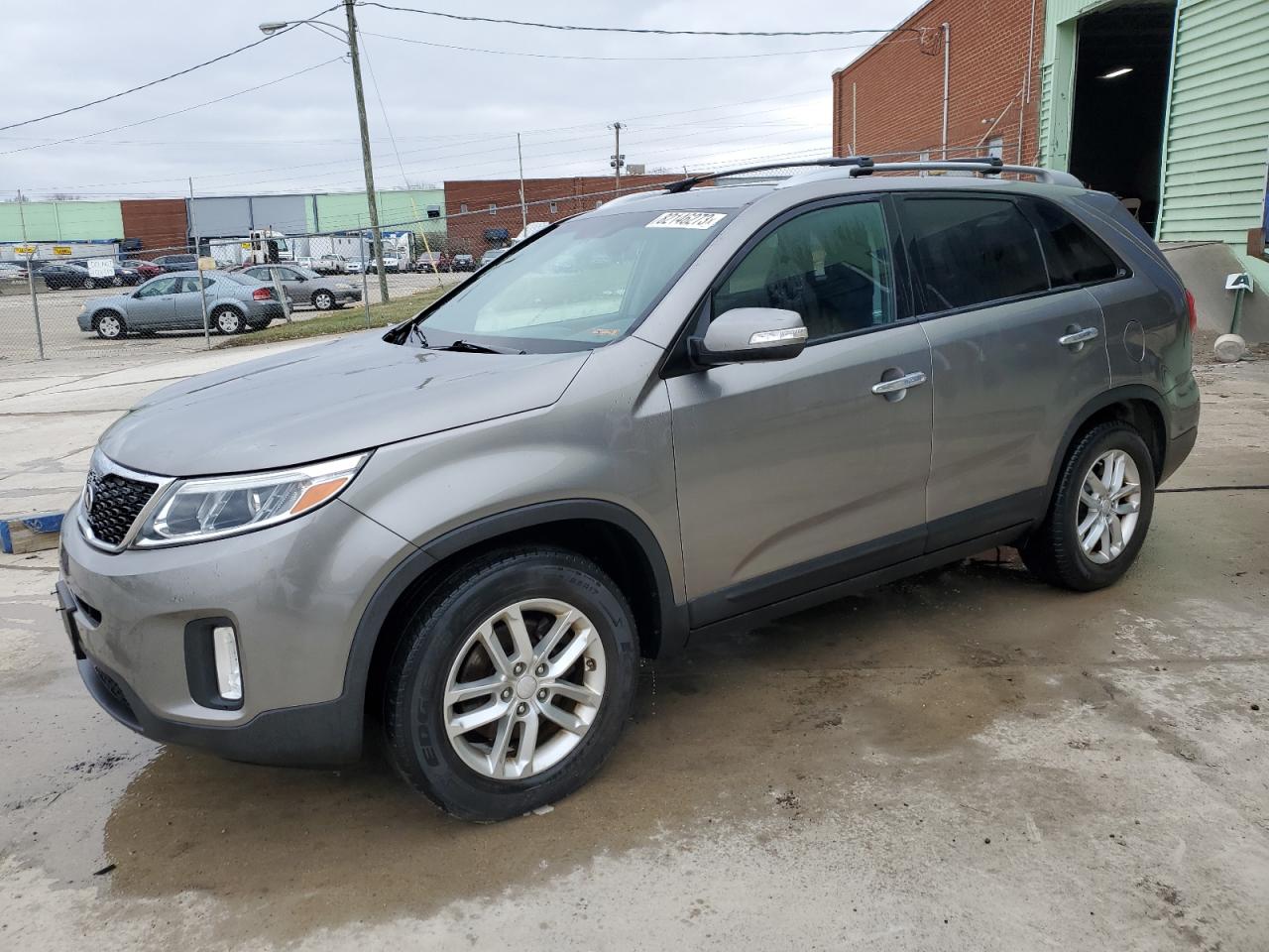 Image 1 of 2015 KIA SORENTO LX 2015 with VIN 5XYKT4A74FG556687