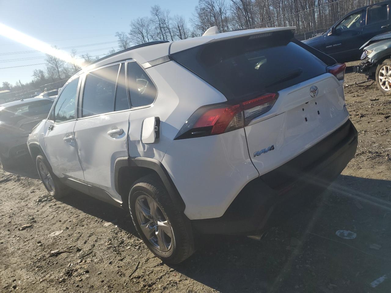 Image 2 of 2022 TOYOTA RAV4 XLE 2022 with VIN 2T3P1RFV8NC284758