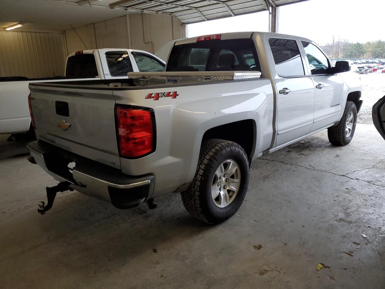 Image 3 of 2018 CHEVROLET SILVERADO K1500 LT 2018 with VIN 3GCUKREC0JG492867