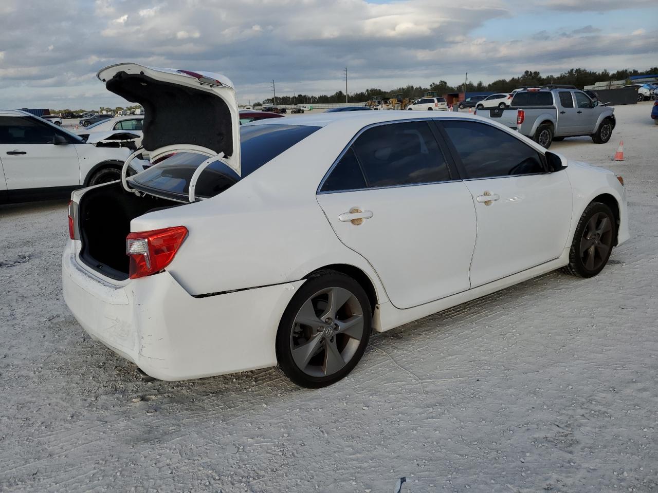 Изображение 3 2014 TOYOTA CAMRY L 2014 с VIN 4T1BF1FK6EU851916