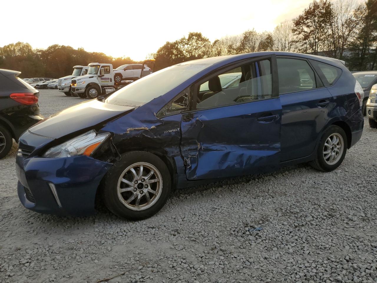 2014 TOYOTA PRIUS V  2014 image
