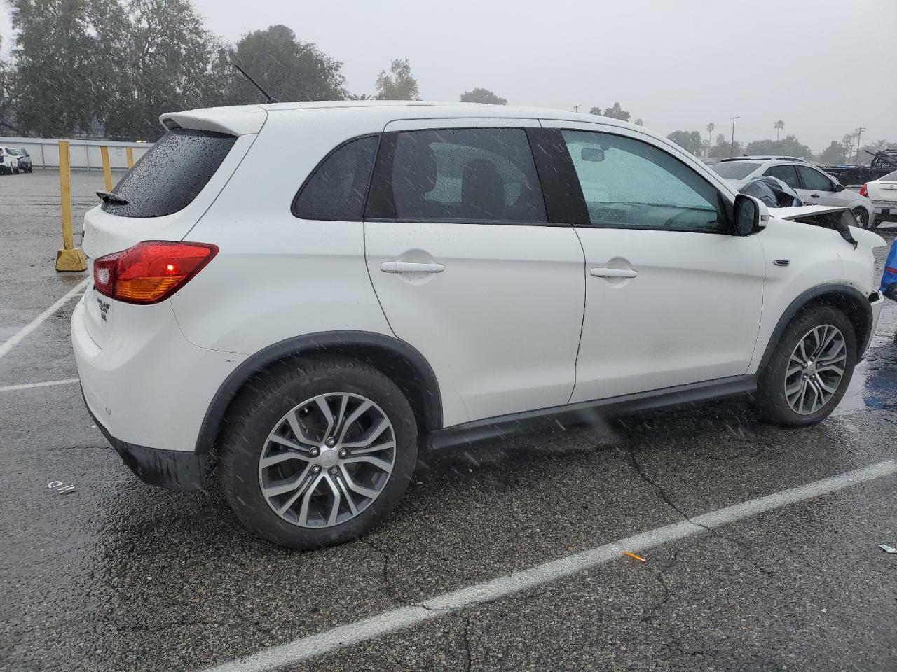 Obraz 3 z 2016 MITSUBISHI OUTLANDER SPORT ES 2016 z VIN JA4AP3AW0GZ059490