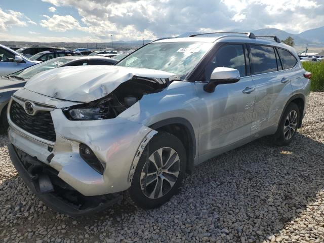 Image 1 of 2022 TOYOTA HIGHLANDER XLE 2022 with VIN 5TDHZRBH6NS195722