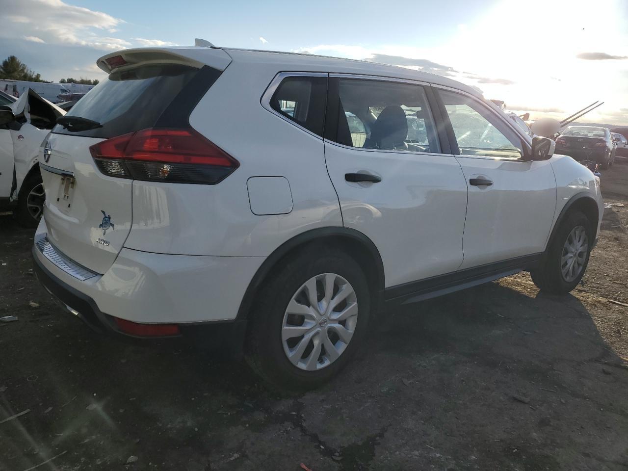 Image 3 of 2017 NISSAN ROGUE S 2017 with VIN JN8AT2MV6HW003172