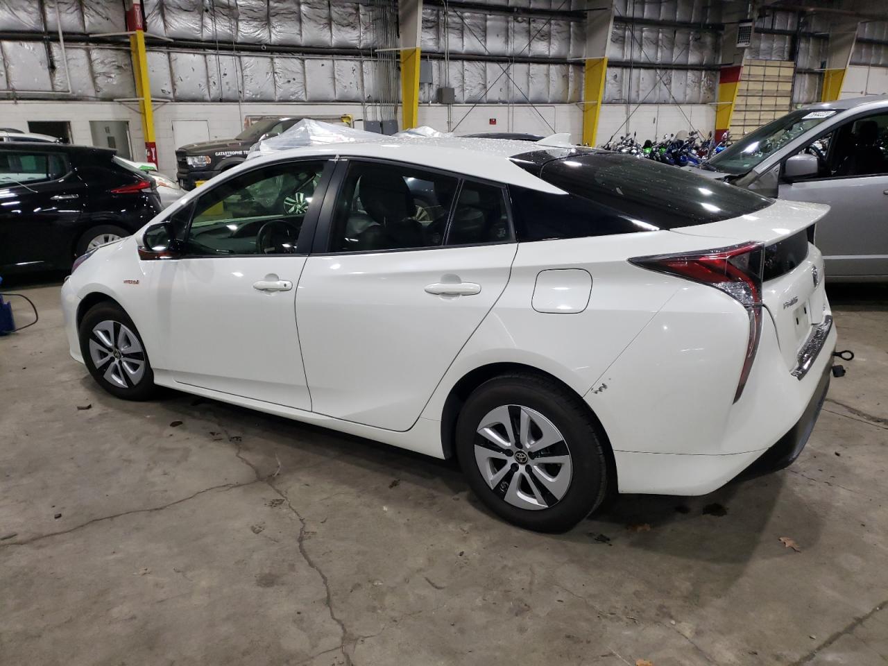 Изображение 2 2016 TOYOTA PRIUS  2016 с VIN JTDKARFU8G3016041