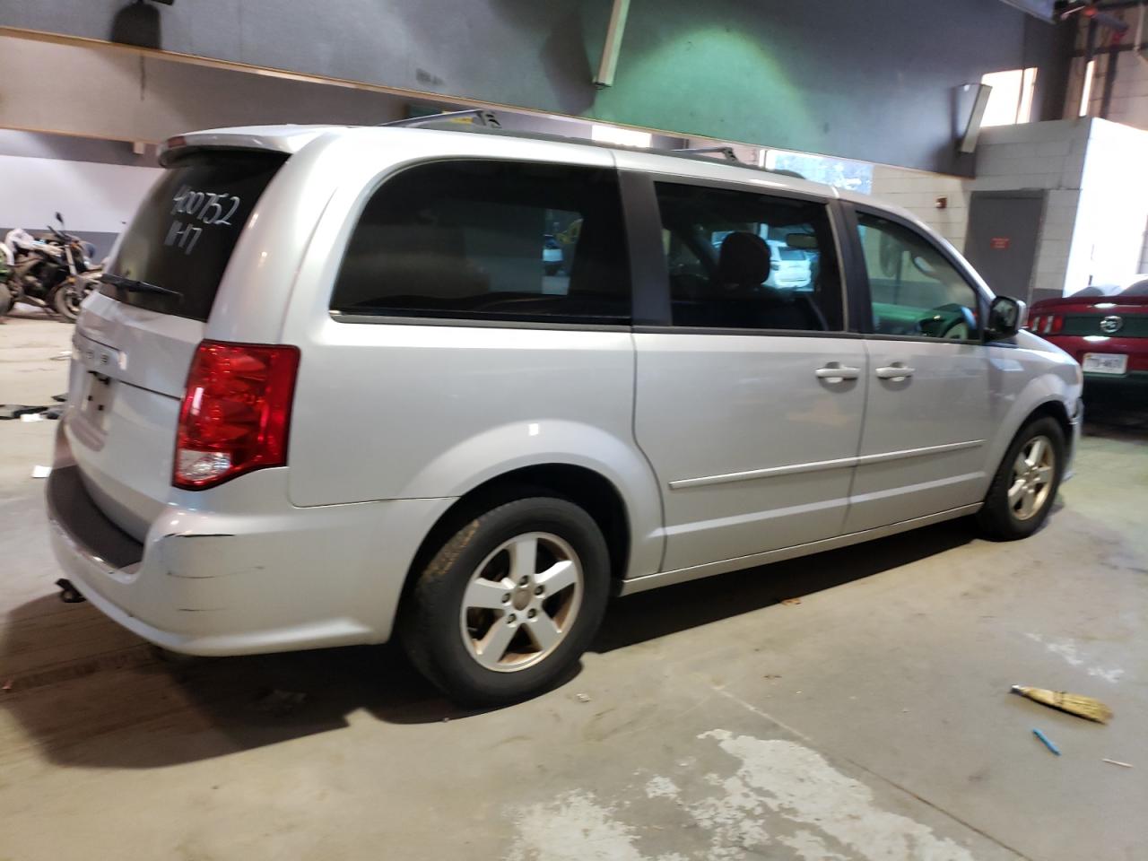 Image 3 of 2012 DODGE GRAND CARAVAN SXT 2012 with VIN 2C4RDGCG4CR203769
