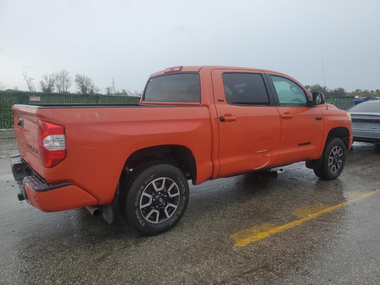 Obraz 3 z 2016 TOYOTA TUNDRA CREWMAX SR5 2016 z VIN 5TFEY5F17GX193437