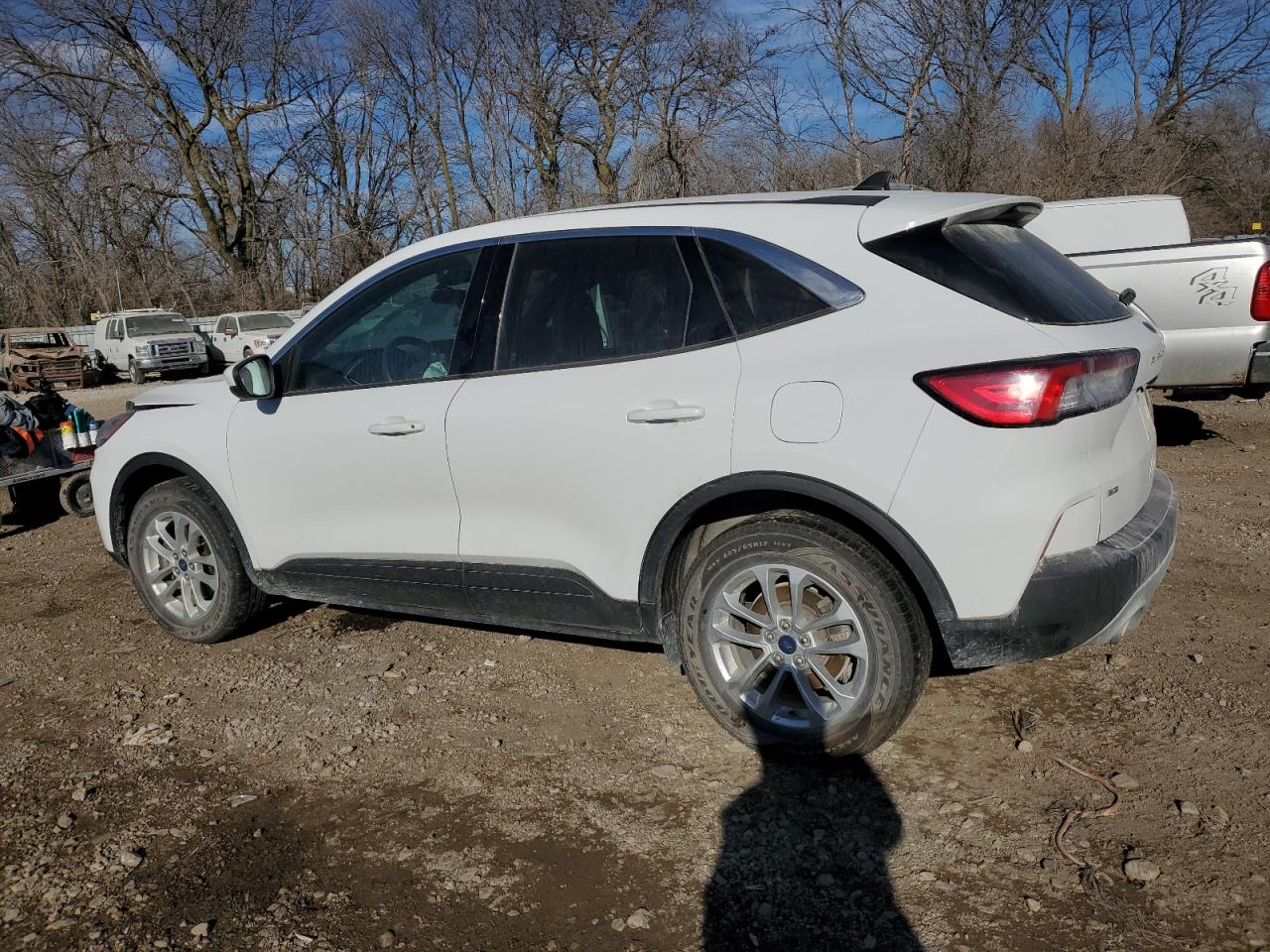 Image 2 of 2020 FORD ESCAPE SE 2020 with VIN 1FMCU9G65LUB72713