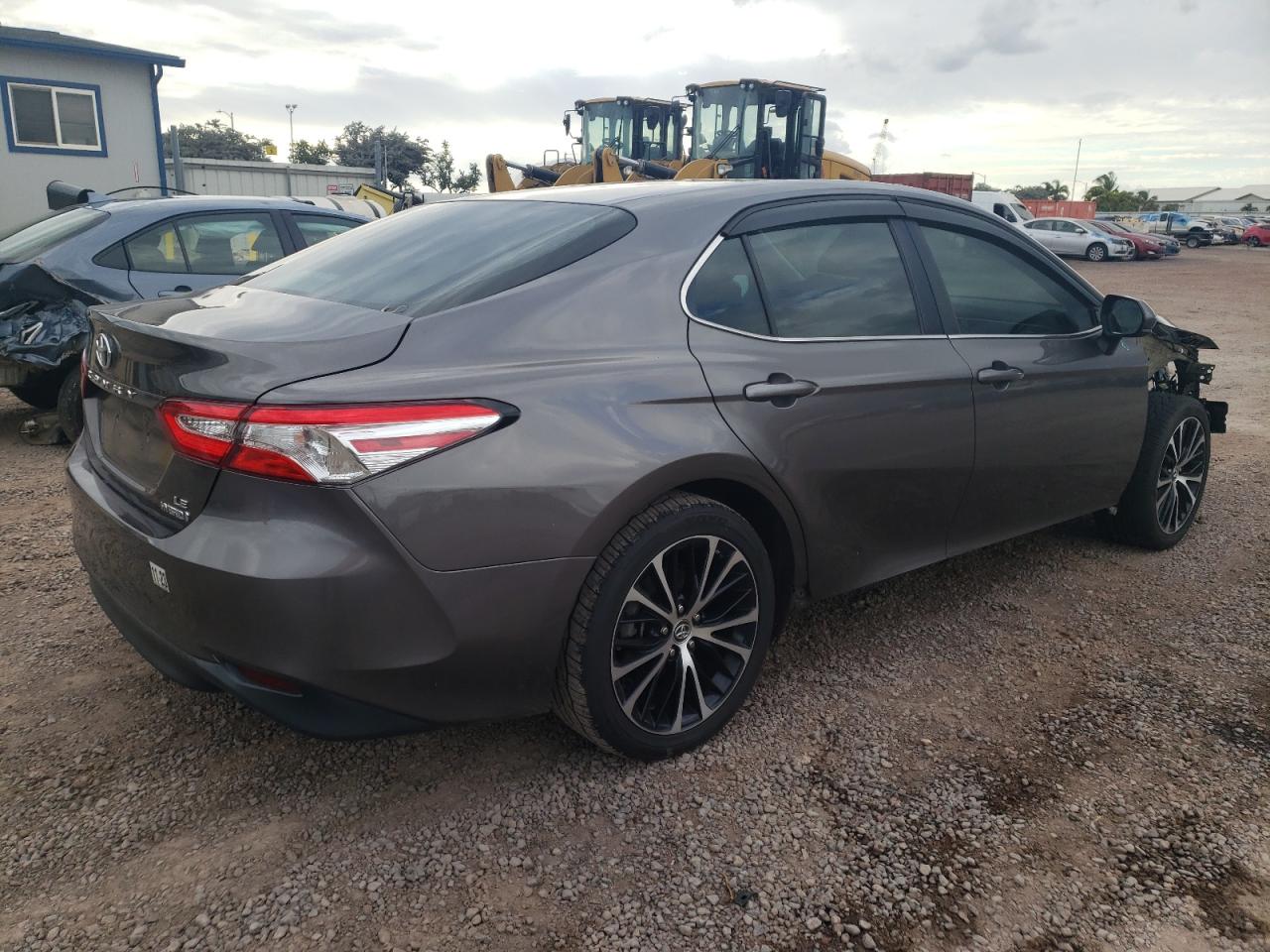 Изображение 3 2019 TOYOTA CAMRY LE 2019 с VIN 4T1B31HK2KU005414