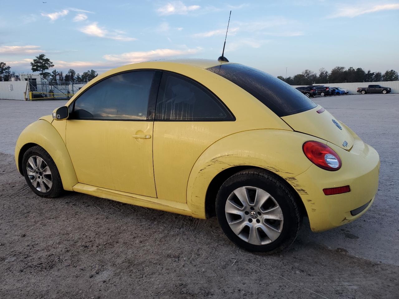 Obraz 2 z 2008 VOLKSWAGEN NEW BEETLE S 2008 z VIN 3VWRW31C08M519734