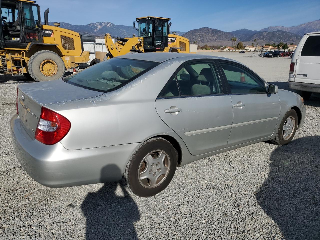 Image 3 of 2003 TOYOTA CAMRY LE 2003 with VIN 4T1BF32K13U049837