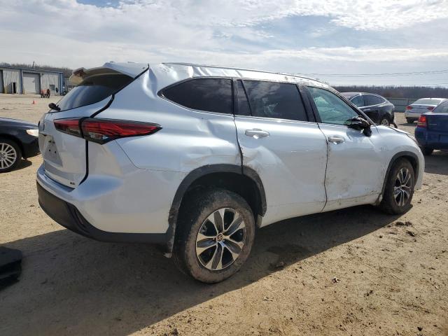 Изображение 3 2022 TOYOTA HIGHLANDER XLE 2022 с VIN 5TDGZRAH3NS541755