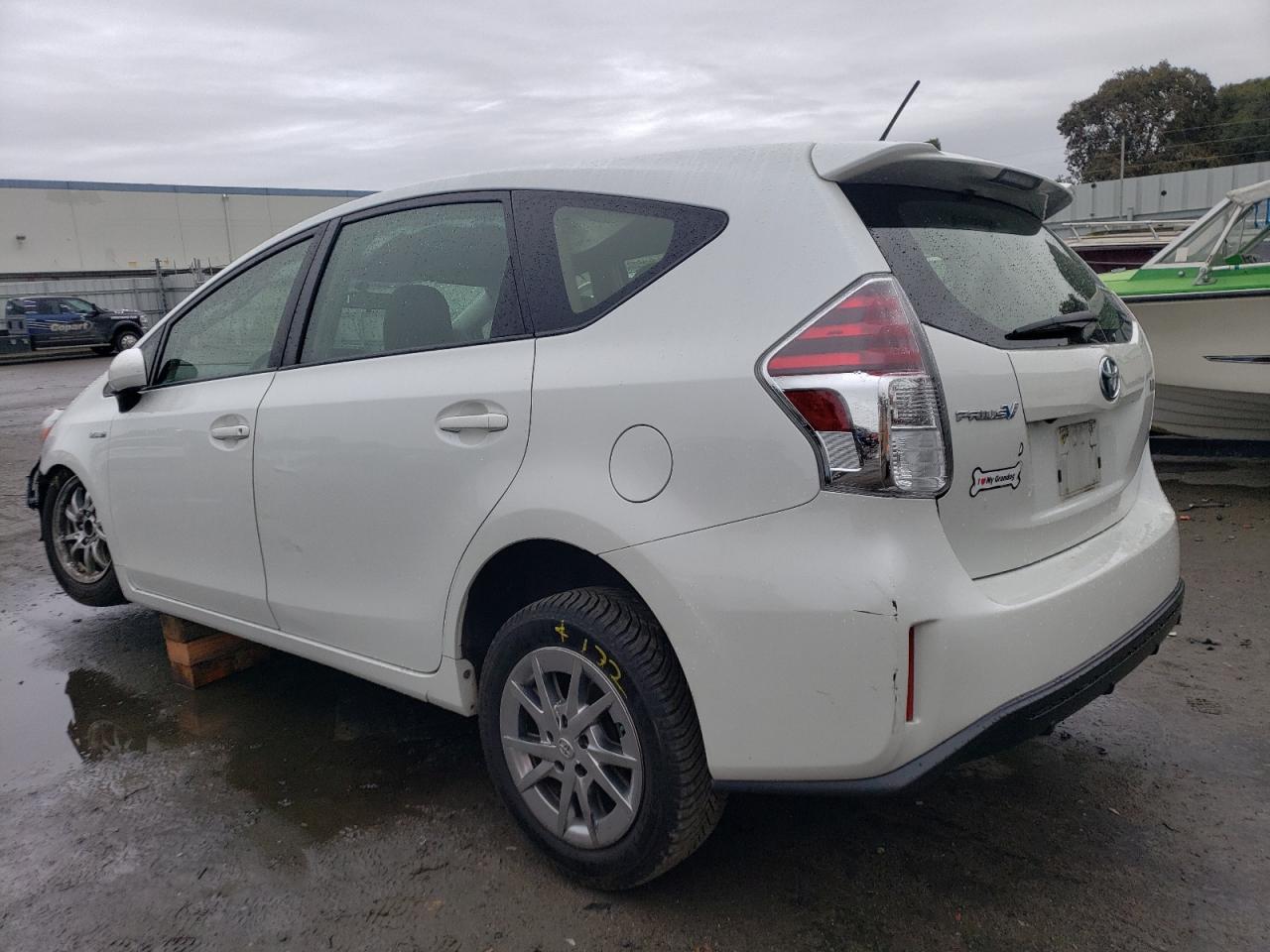 Изображение 2 2015 TOYOTA PRIUS V  2015 с VIN JTDZN3EU3FJ018114