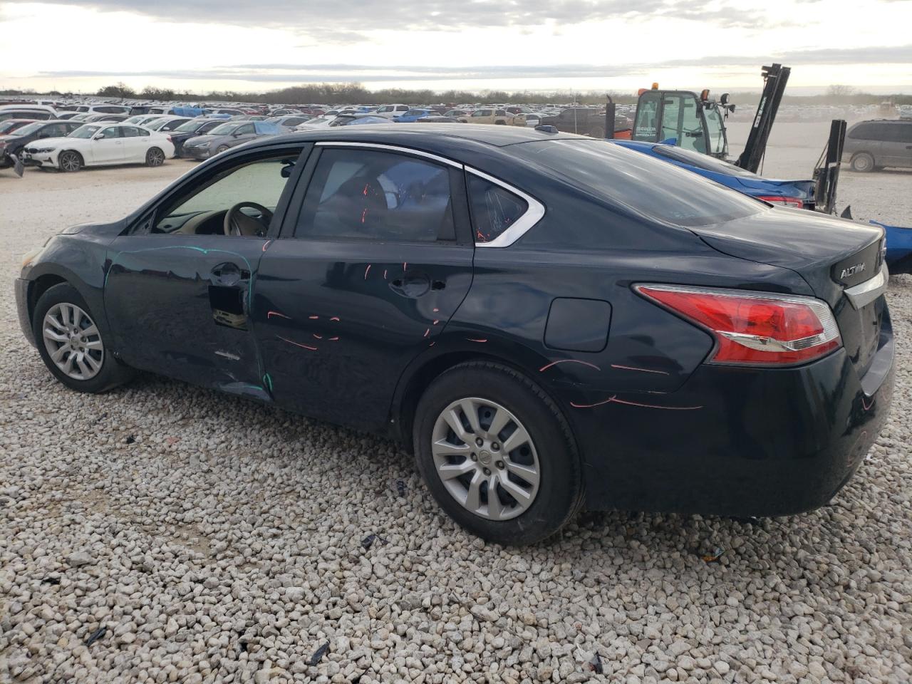Image 2 of 2015 NISSAN ALTIMA 2.5 2015 with VIN 1N4AL3AP3FN392465