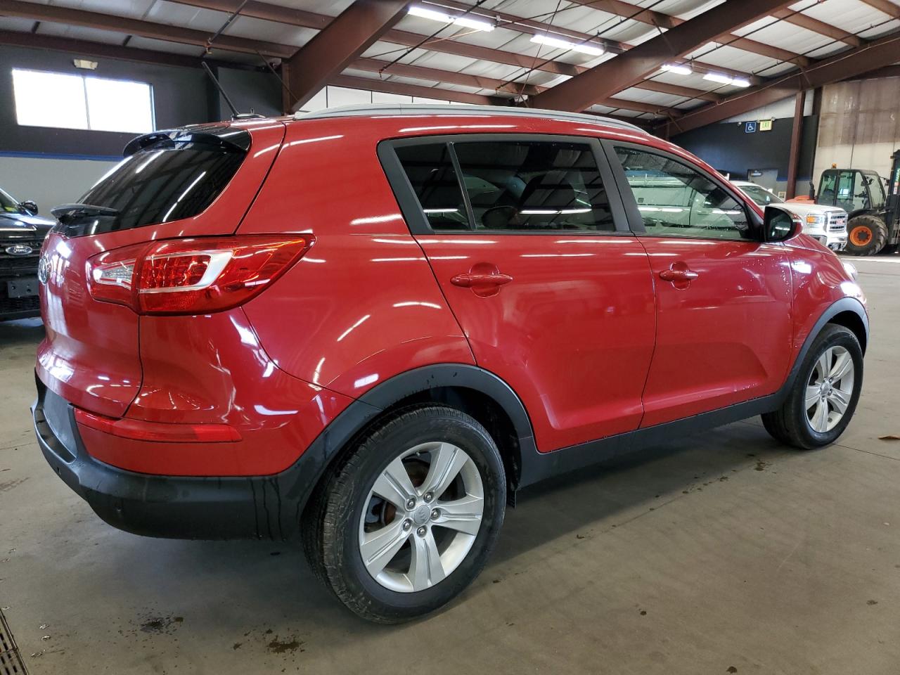 Image 3 of 2011 KIA SPORTAGE LX 2011 with VIN KNDPBCA22B7163737
