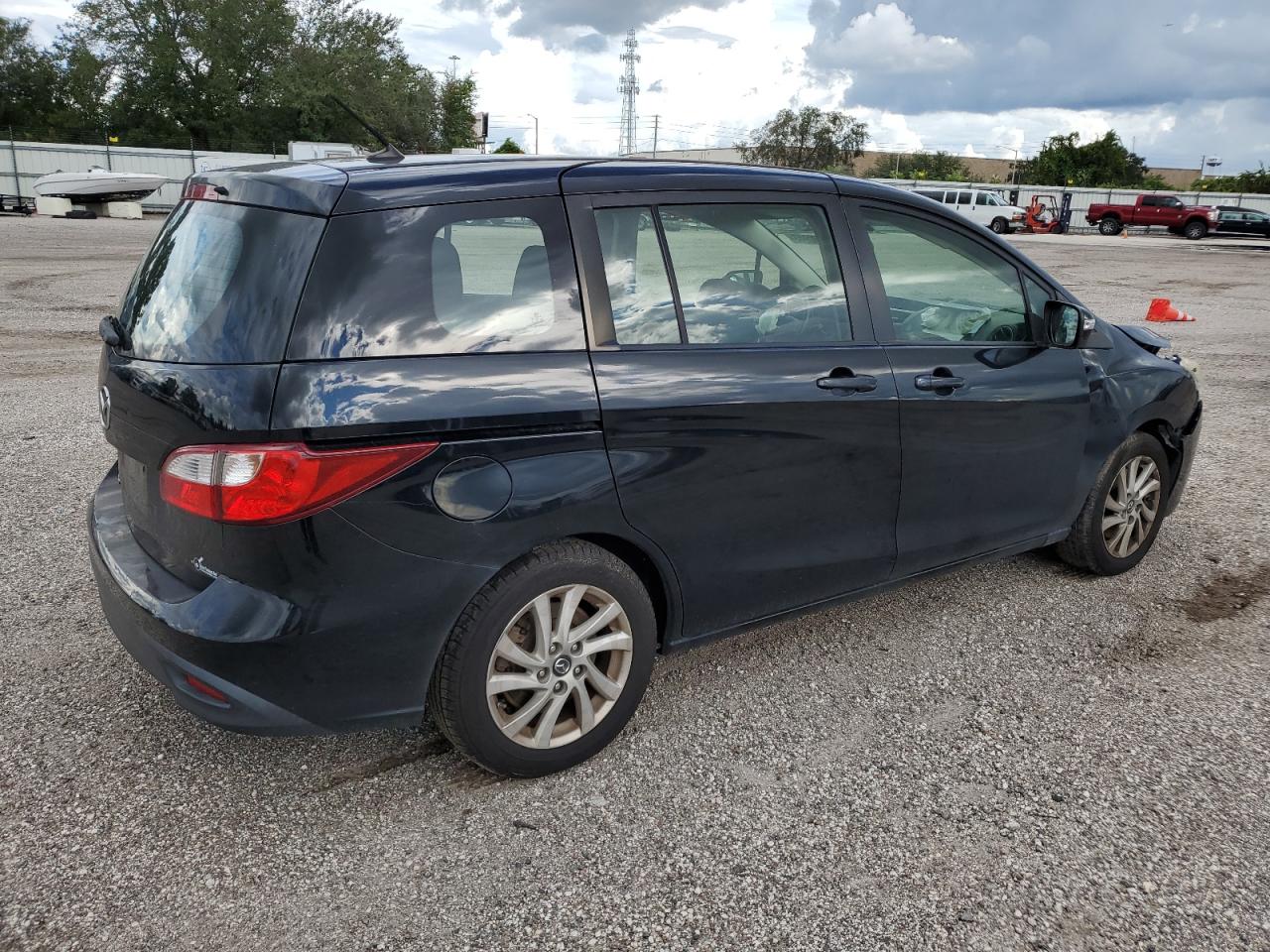 Image 3 of Mazda 5 2013 with VIN JM1CW2BL5D0156667