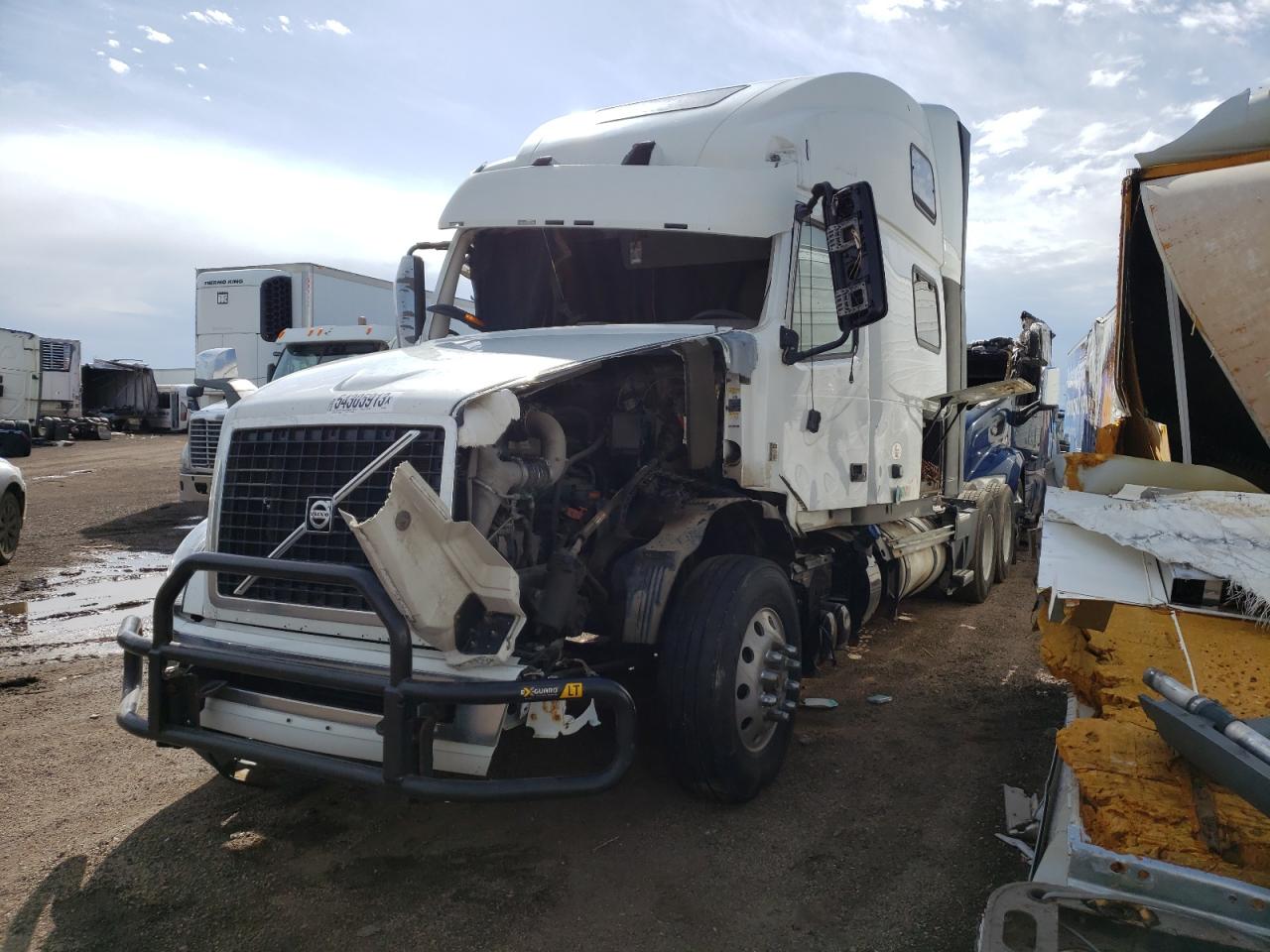 Изображение 2 2018 VOLVO VN VNL 2018 с VIN 4V4NC9EH6JN885796