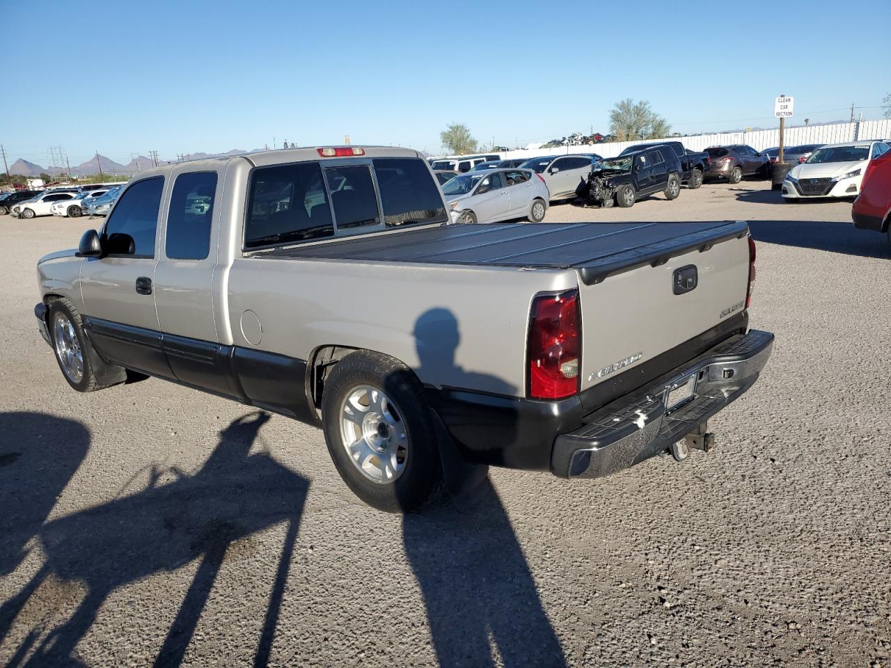 Image 2 of 2004 CHEVROLET SILVERADO C1500 2004 with VIN 1GCEC19T54Z342786