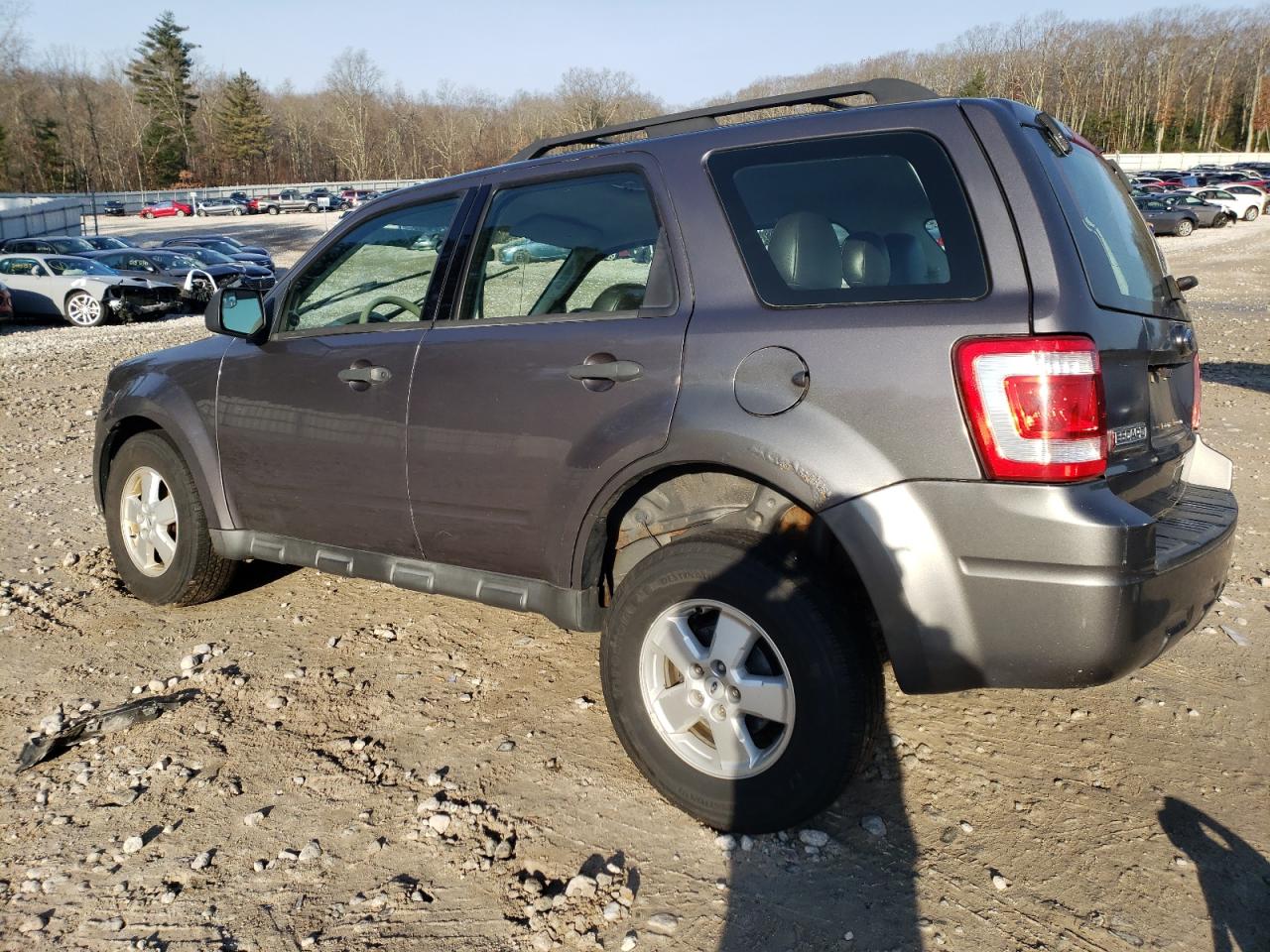 Obraz 2 z 2010 FORD ESCAPE XLS 2010 z VIN 1FMCU0C72AKA45985