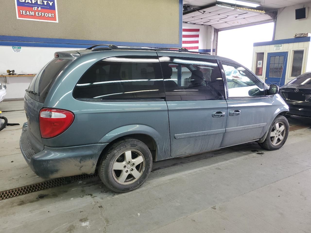 Image 3 of 2007 DODGE GRAND CARAVAN SXT 2007 with VIN 2D4GP44L87R101327