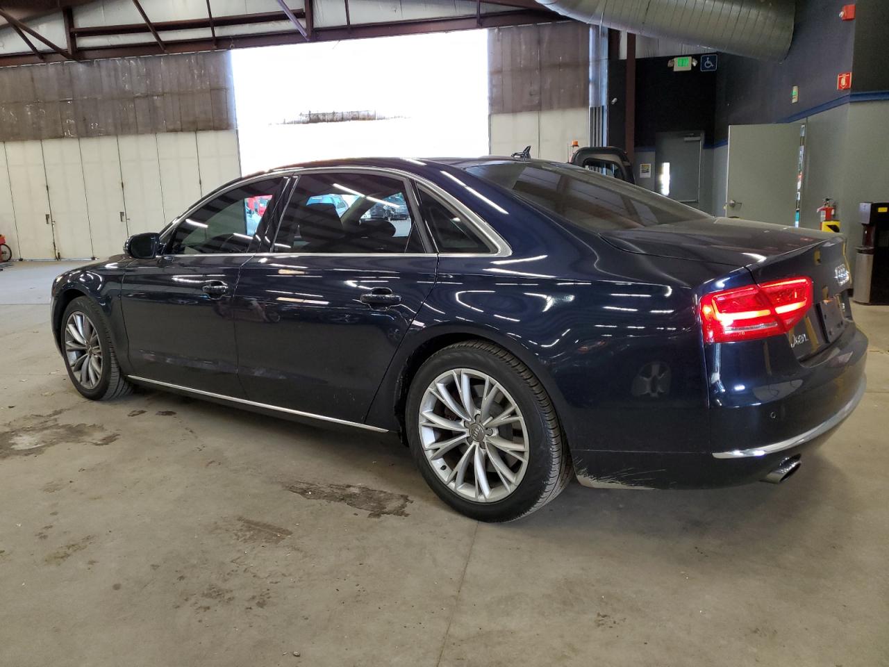 Изображение 2 2012 AUDI A8 L QUATTRO 2012 с VIN WAURVAFD4CN016912
