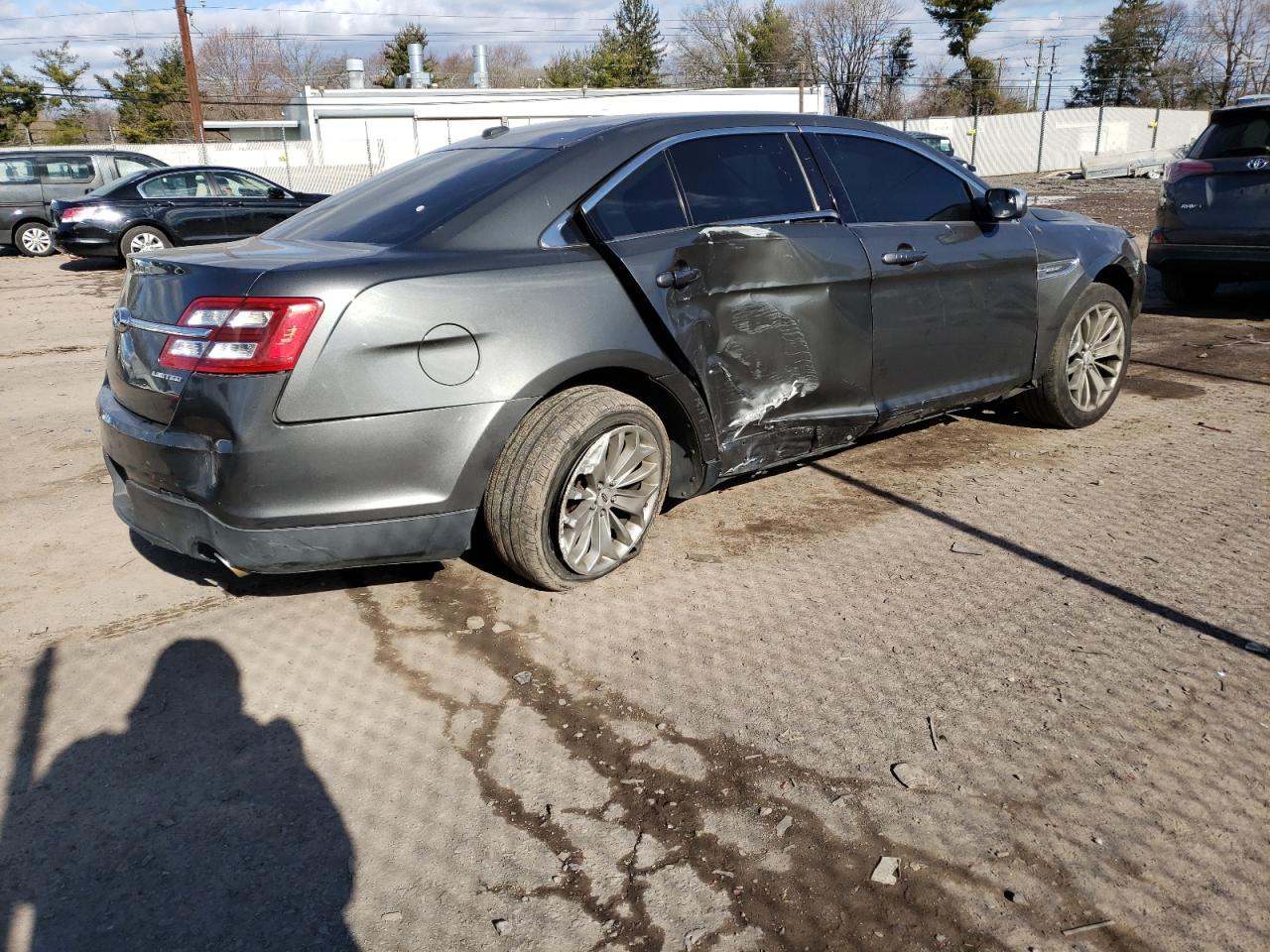 Изображение 3 2015 FORD TAURUS LIMITED 2015 с VIN 1FAHP2F81FG165553