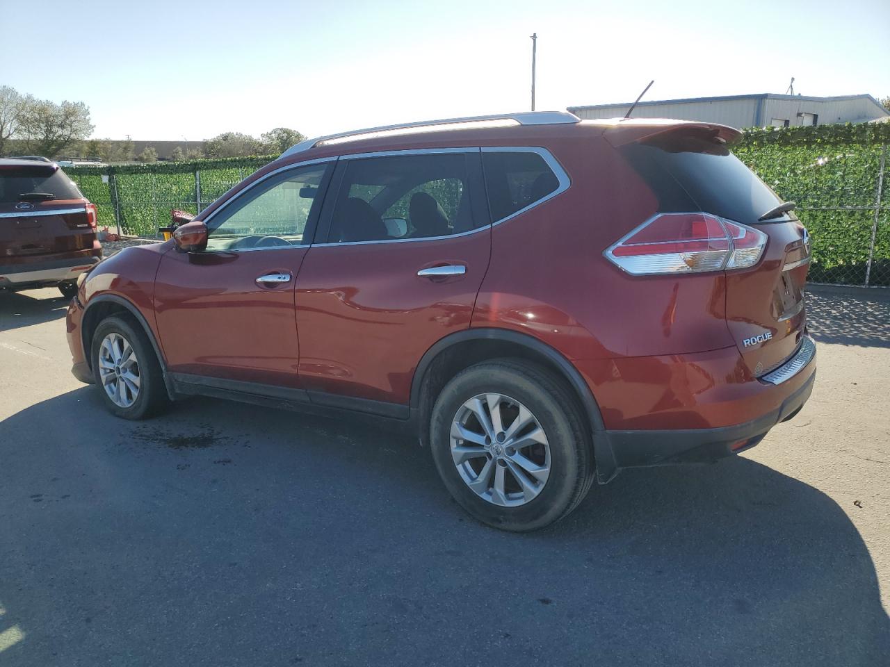 Image 2 of 2016 NISSAN ROGUE S 2016 with VIN KNMAT2MT0GP598555