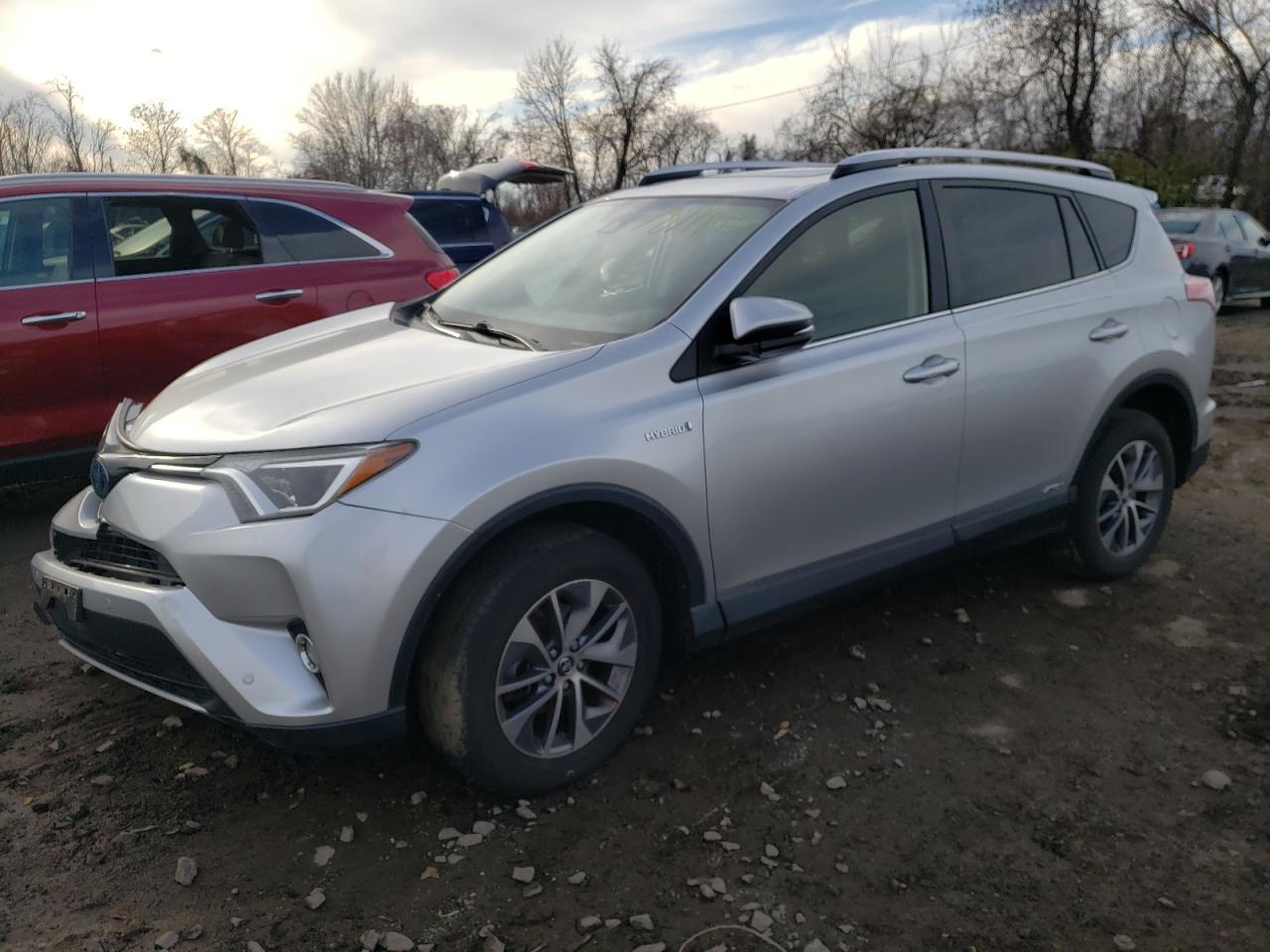 Obraz 1 z 2016 TOYOTA RAV4 HV XLE 2016 z VIN JTMRJREV9GD022420