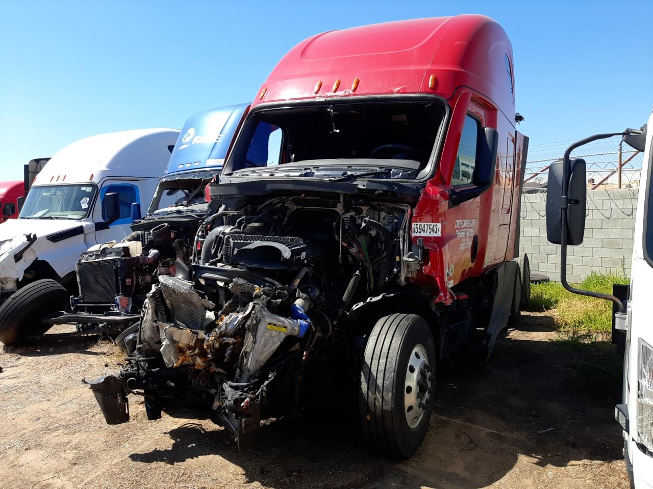 Image 2 of 2021 FREIGHTLINER CASCADIA 126  2021 with VIN 1FUJHHDR1MLMJ5264