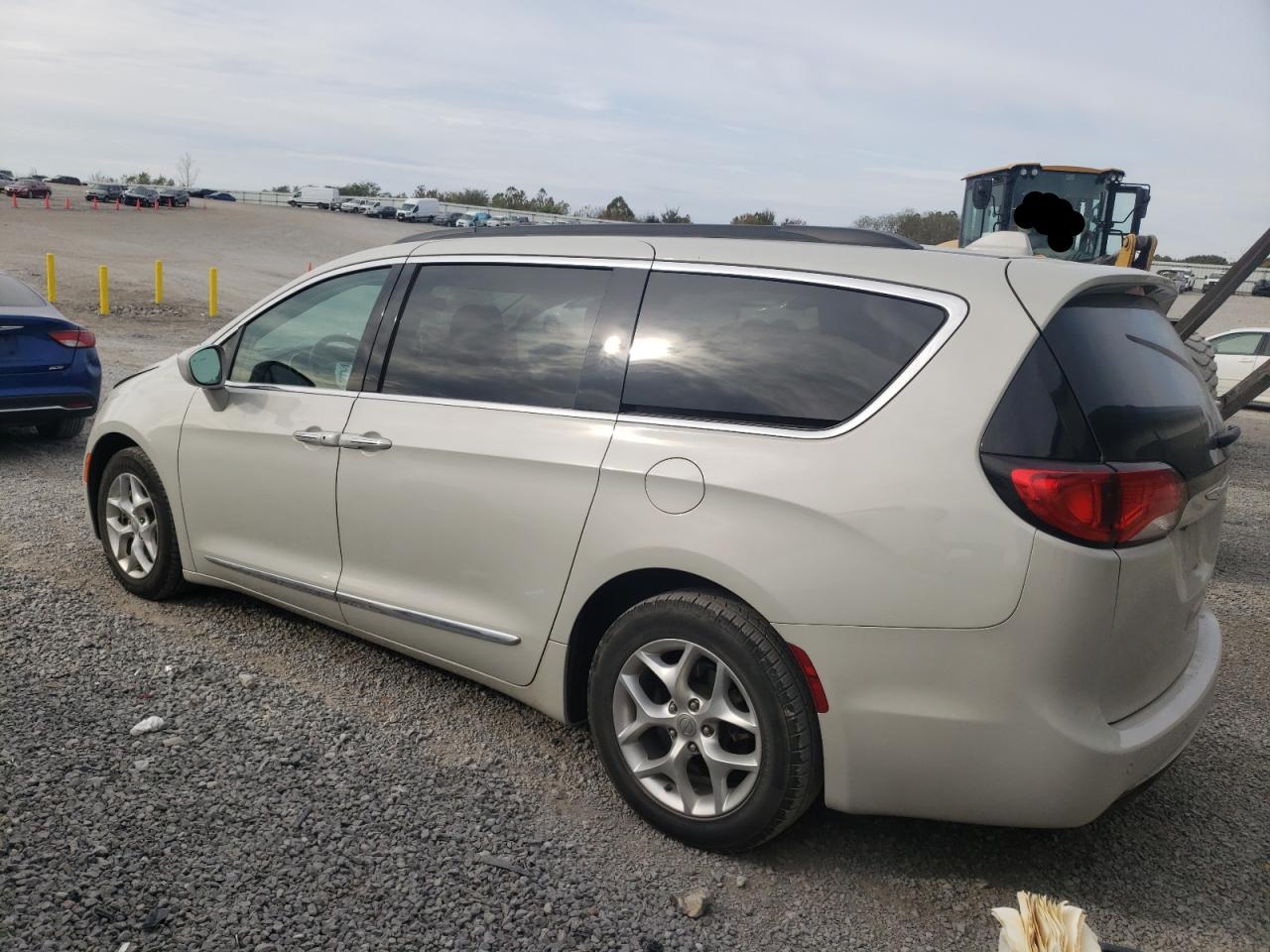 Изображение 2 2017 CHRYSLER PACIFICA TOURING L 2017 с VIN 2C4RC1BG8HR654681