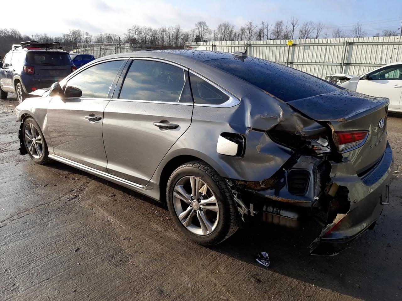 Obraz 2 z 2018 HYUNDAI SONATA SPORT 2018 z VIN 5NPE34AF8JH715099