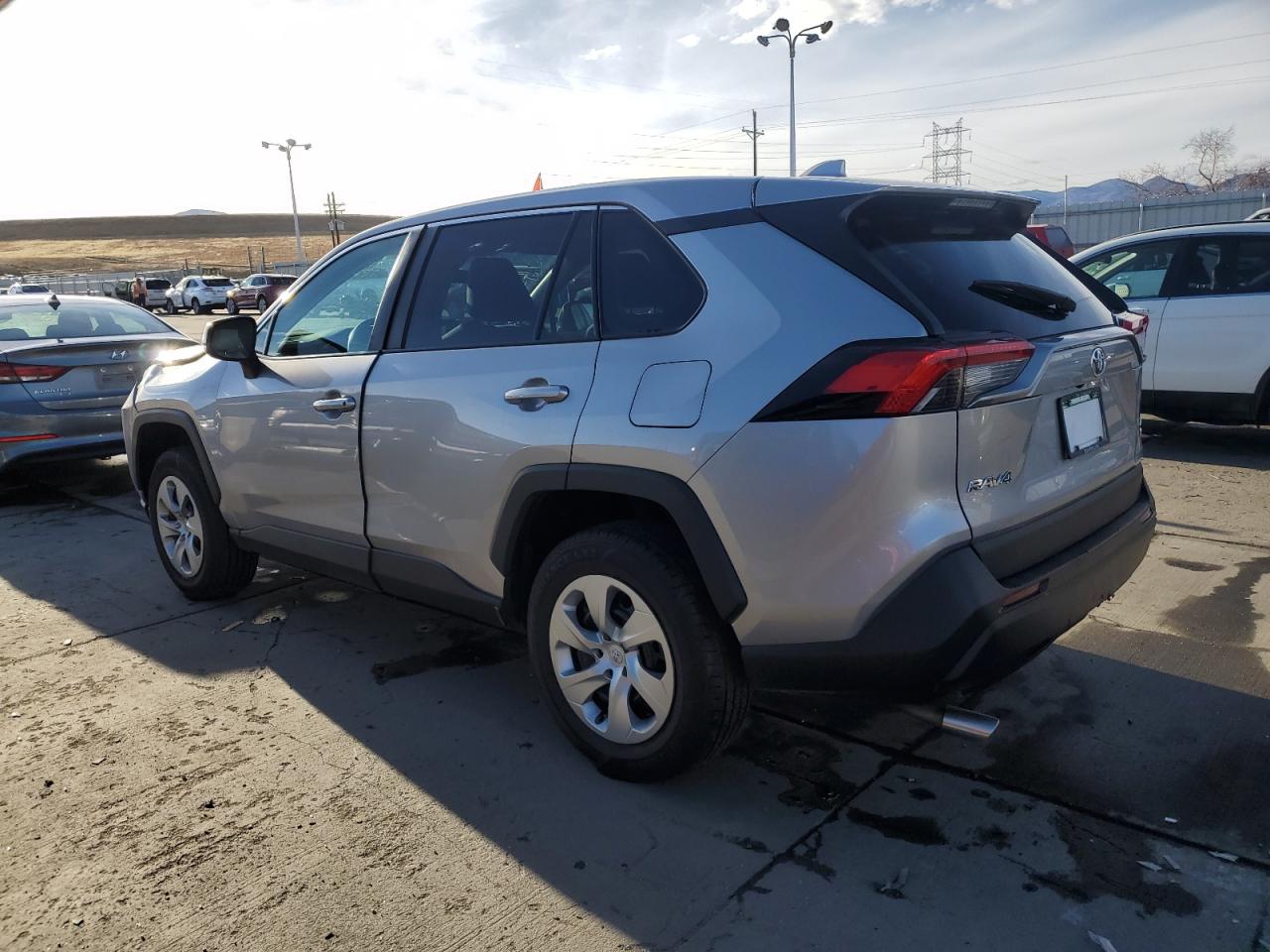 Изображение 2 2022 TOYOTA RAV4 LE 2022 с VIN 2T3F1RFV1NC271586