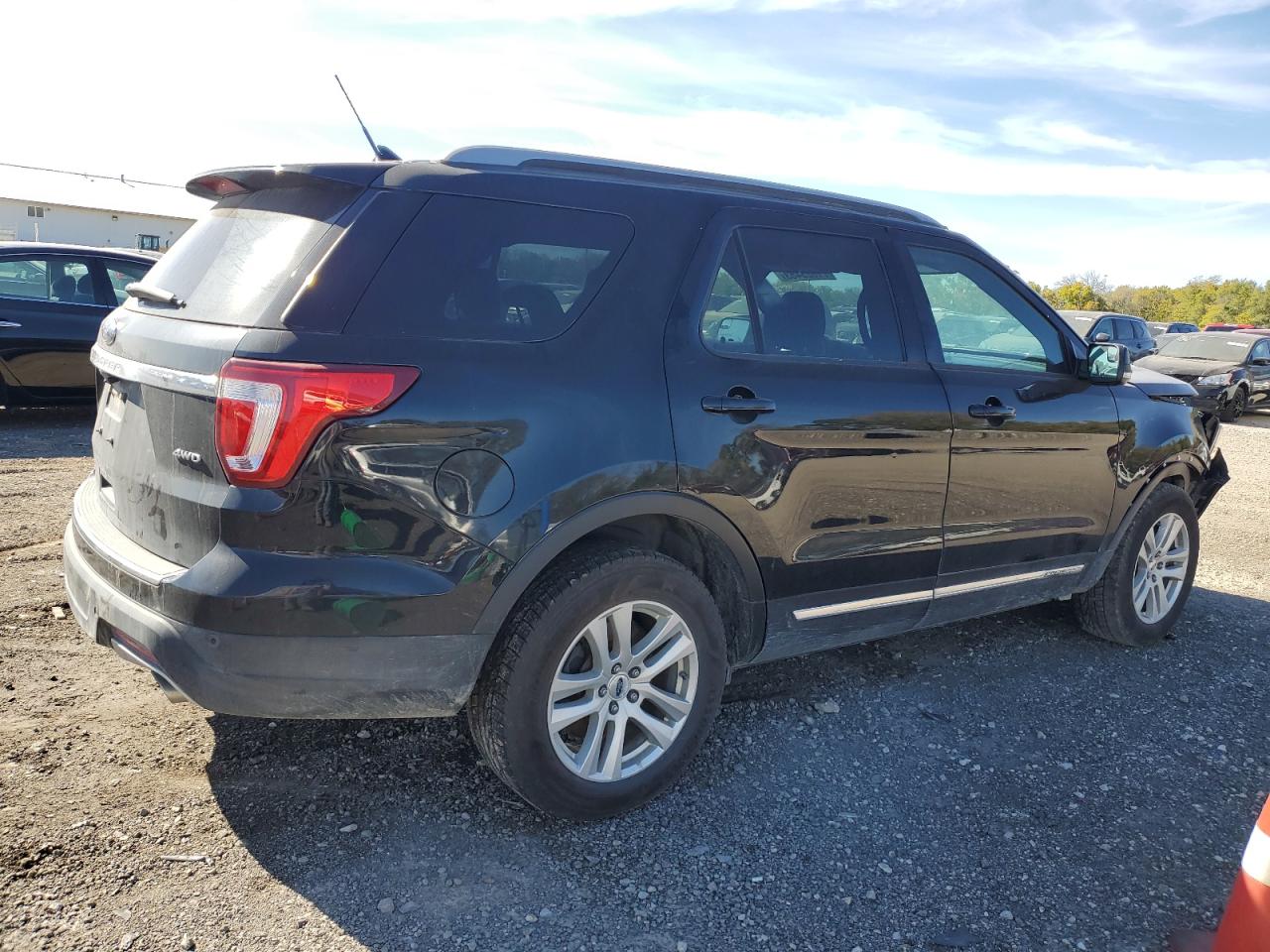 Изображение 3 2018 FORD EXPLORER XLT 2018 с VIN 1FM5K8D88JGB46052