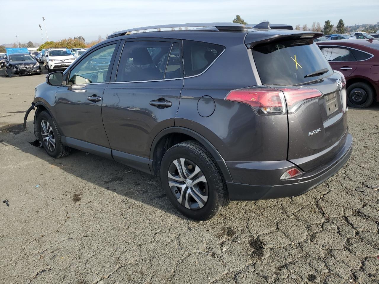 Изображение 2 2017 TOYOTA RAV4 LE 2017 с VIN JTMZFREV3HJ126616