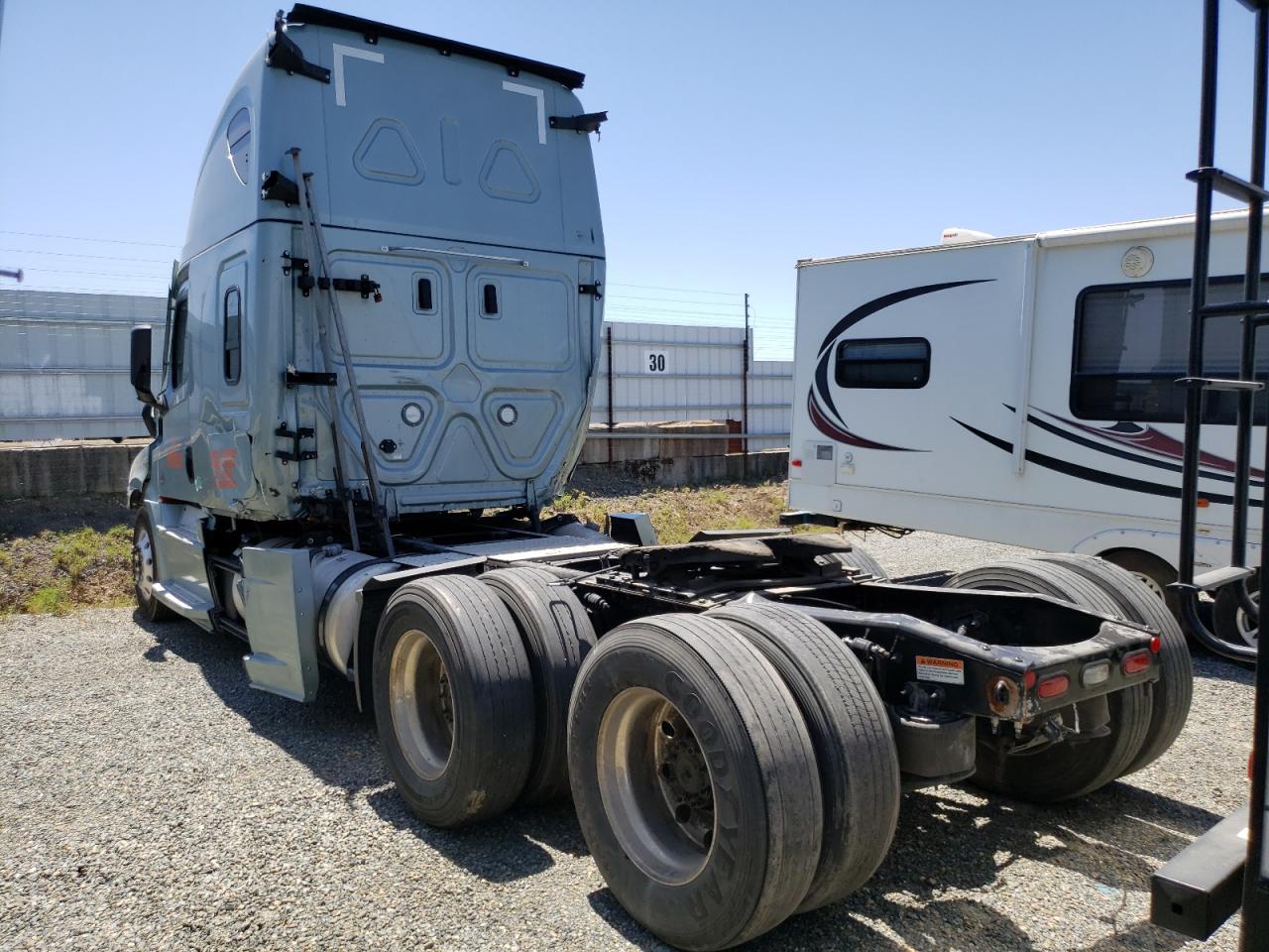Image 3 of 2021 FREIGHTLINER CASCADIA 126  2021 with VIN 3AKJHHDR0MSMV7588