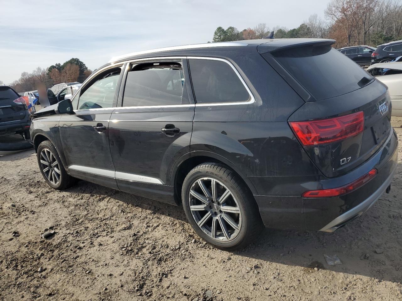Image 2 of 2017 AUDI Q7 PREMIUM PLUS 2017 with VIN WA1LAAF74HD039158