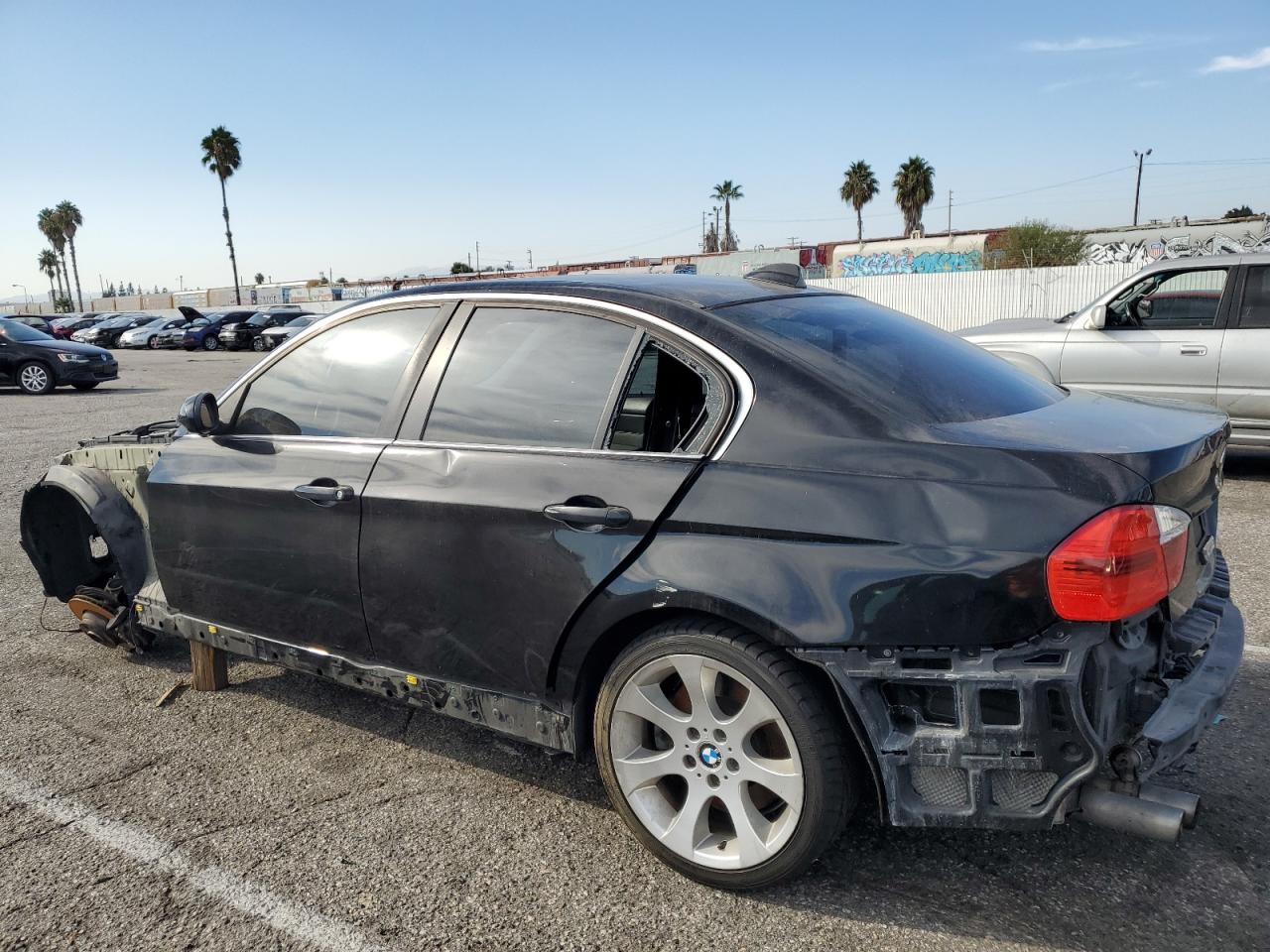 Изображение 2 2006 BMW 330 I 2006 с VIN WBAVB33526AZ88133
