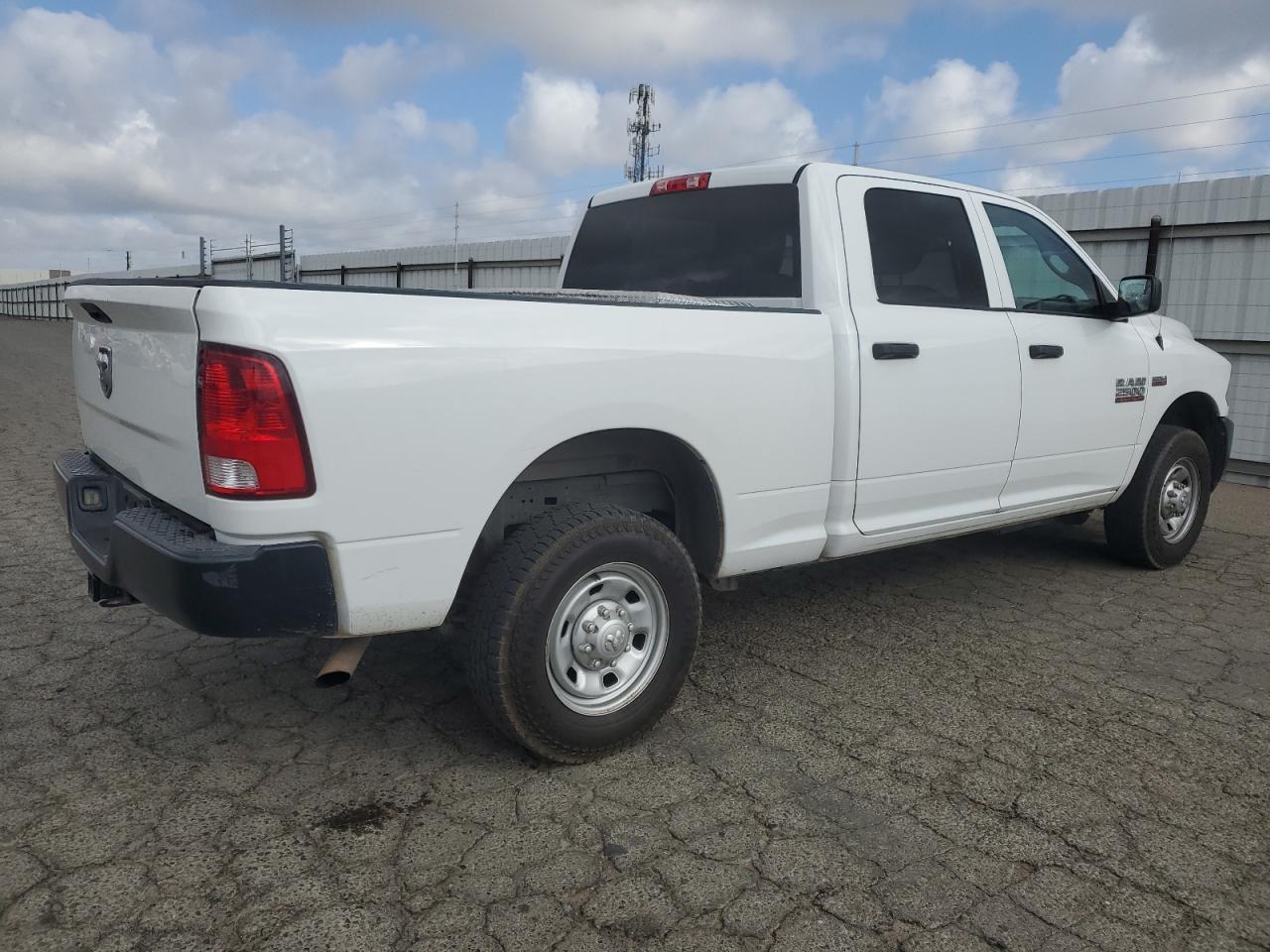 Image 3 of 2018 RAM 2500 ST 2018 with VIN 3C6TR4CT8JG274681