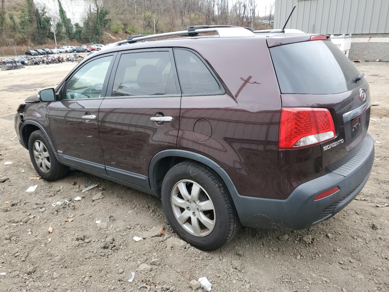 Image 2 of 2011 KIA SORENTO BASE 2011 with VIN 5XYKTCA17BG165386