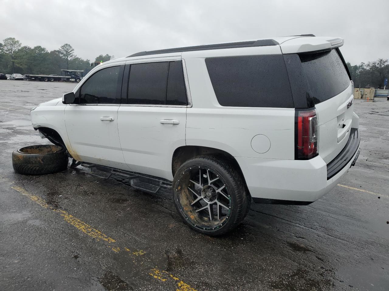 Изображение 2 2017 GMC YUKON SLE 2017 с VIN 1GKS1AKC8HR286887