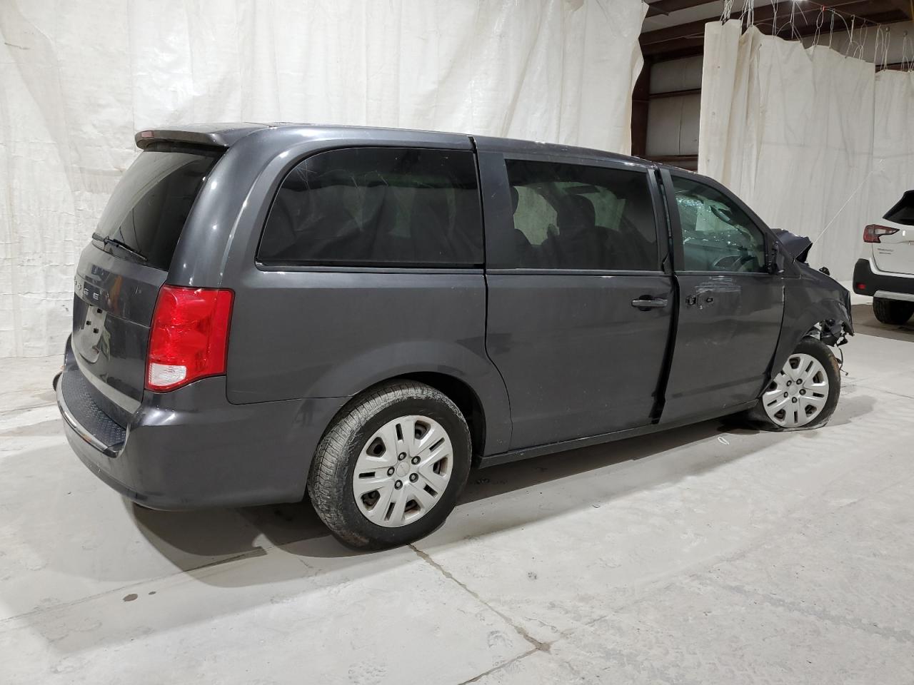 Изображение 3 2018 DODGE GRAND CARAVAN SE 2018 с VIN 2C4RDGBG1JR160698